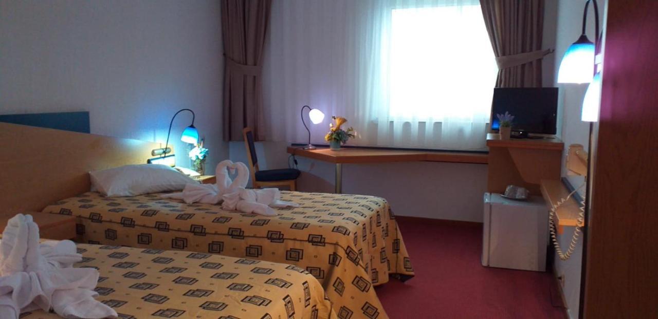 Iris Hotel Bors Eksteriør bilde